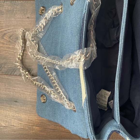 Akira Handbag - Picture 7 of 10